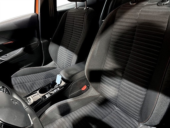 Peugeot e-2008 5 of 5