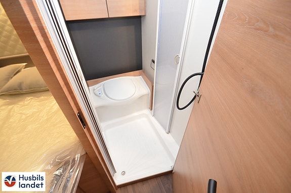 Knaus L!VE TI PLATINUM SELECTION 650 MF / Alde Hydr.stödb 8 of 10