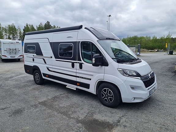 Adria Twin 640 SLB plus 165 hk, skylight, 3 års garanti
