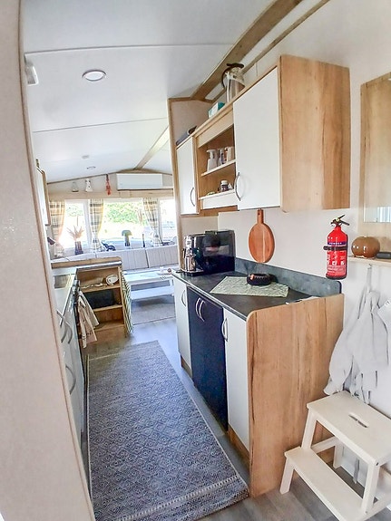 MNAB fin beg villavagn inkl plats på Örnefjordens camping 5 of 13