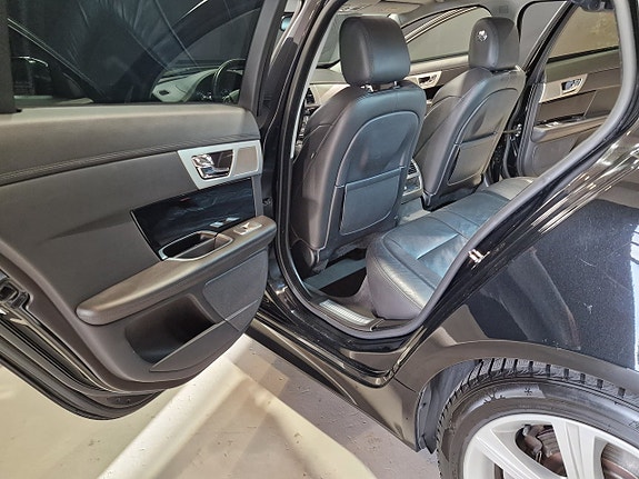 Jaguar XF 14 of 21