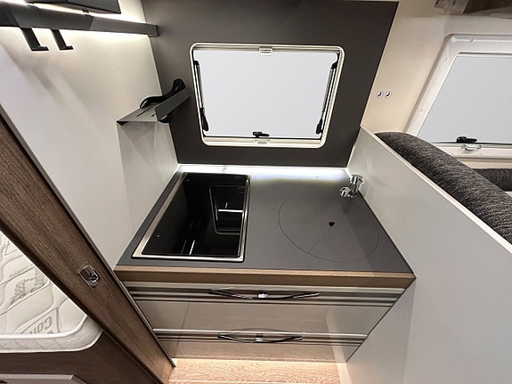 Ci MAGIS 82 XT LÅGA LÅNGBÄDDAR TOA BAK ALDE VÄRME 165HK AUTOMAT 10 of 30