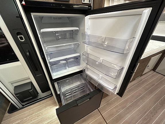 Ci MAGIS 82 XT LÅGA LÅNGBÄDDAR TOA BAK ALDE VÄRME 165HK AUTOMAT 13 of 30