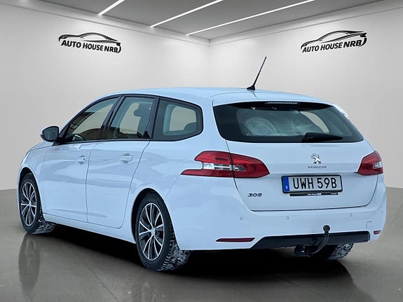Peugeot 308 8 of 26