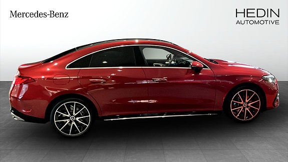 Mercedes-Benz CLA350 6 of 8