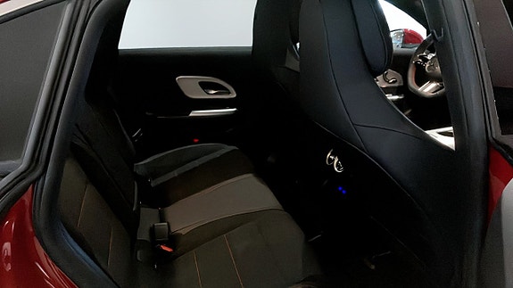 Mercedes-Benz CLA350 5 of 5