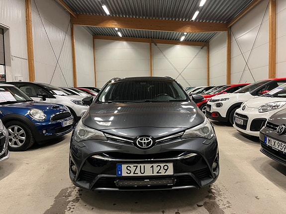 Toyota Avensis 7 of 14