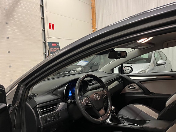 Toyota Avensis 13 of 14