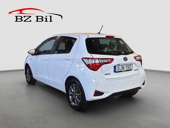 Toyota Yaris 4 of 5