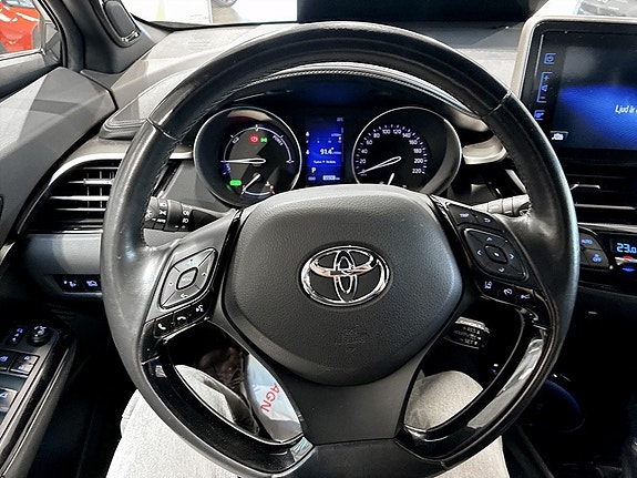 Toyota C-HR 7 of 16