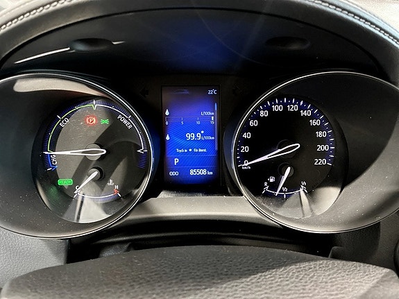 Toyota C-HR 8 of 16
