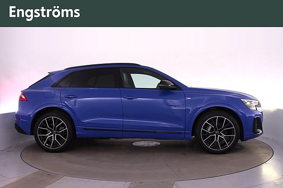 Audi Q8 2 of 5