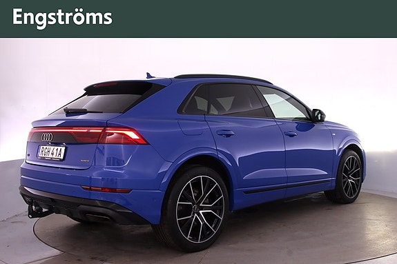 Audi Q8 3 of 5
