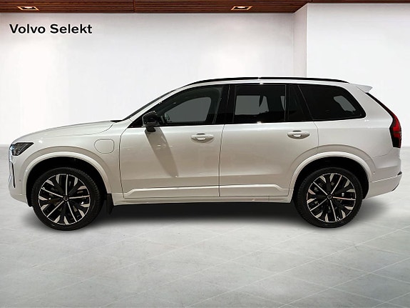 Volvo XC90 3 of 15