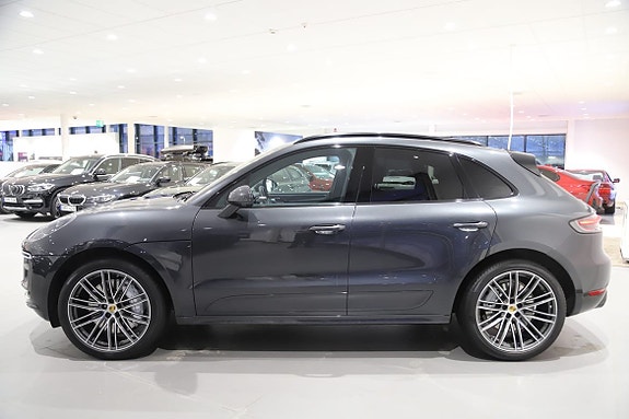 Porsche Macan Turbo 5 of 5