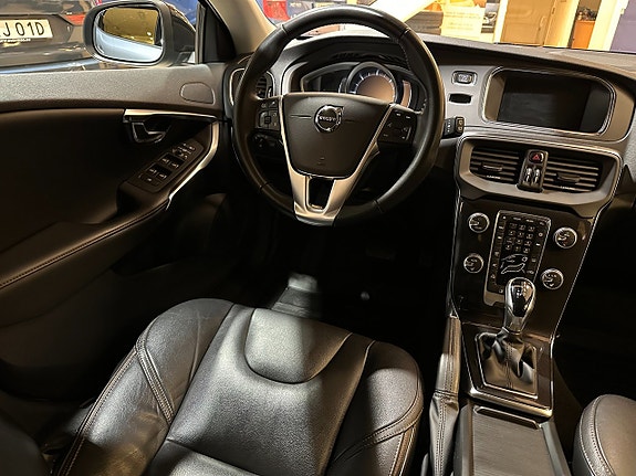 Volvo V40 Cross Country 4 of 5