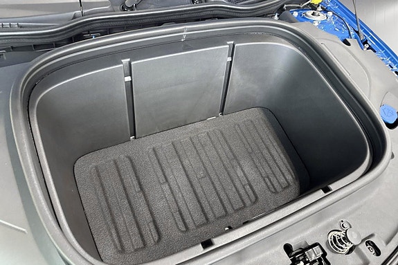 Mercedes-Benz CLA350 17 of 18