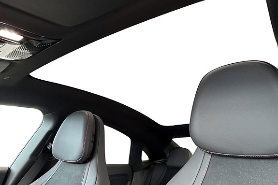 Mercedes-Benz CLA350 16 of 18