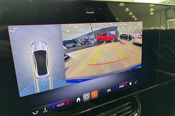 Mercedes-Benz CLA350 14 of 18