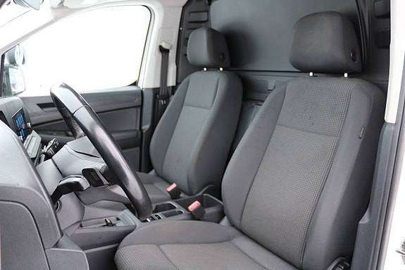 Volkswagen Caddy Maxi 25 of 27