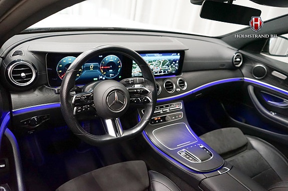 Mercedes-Benz E300 9 of 26