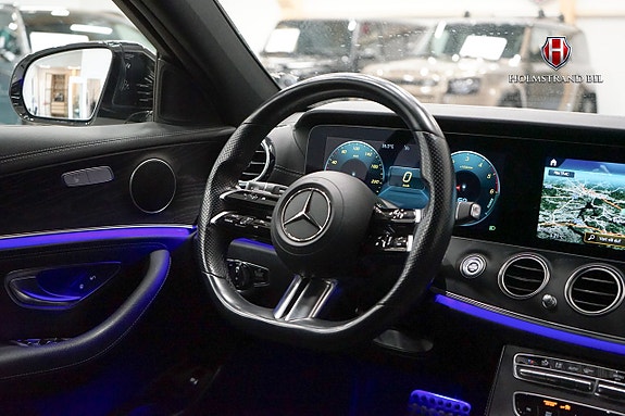 Mercedes-Benz E300 13 of 26