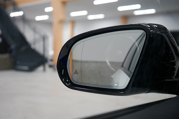 Mercedes-Benz E300 24 of 26