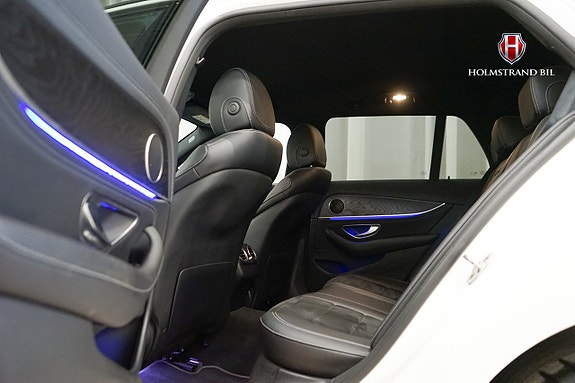 Mercedes-Benz E300 11 of 26