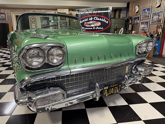 Pontiac Chieftain 2 of 28