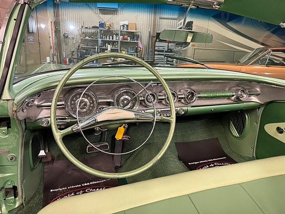 Pontiac Chieftain 15 of 28