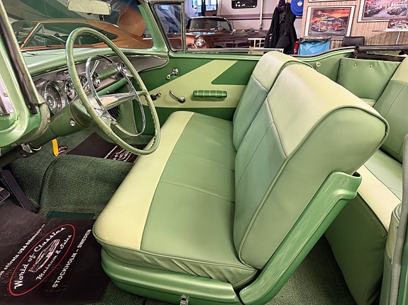 Pontiac Chieftain 14 of 28