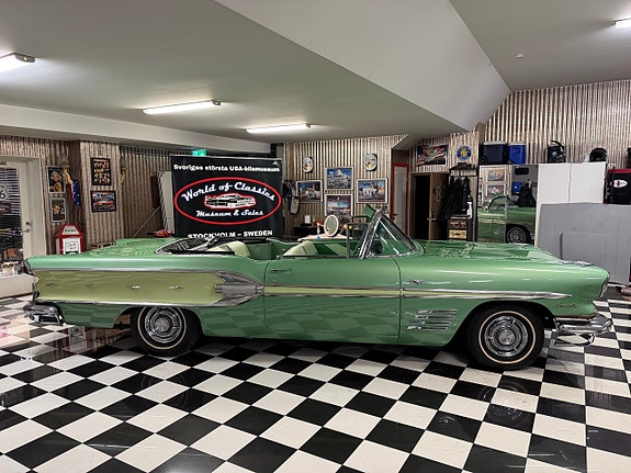 Pontiac Chieftain 4 of 28