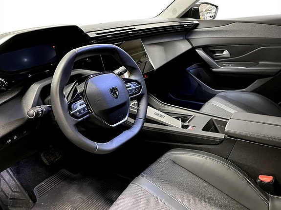 Peugeot 308 4 of 5