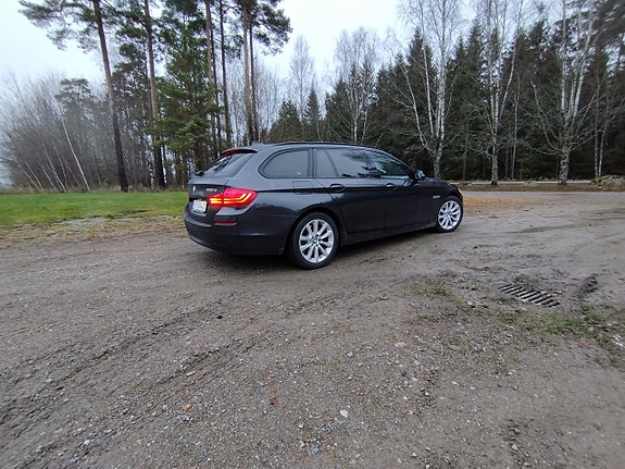 BMW 530d 3 of 5