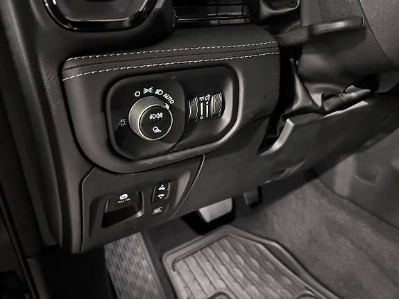 Dodge RAM 1500 30 of 30