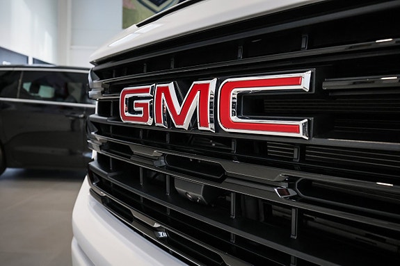 GMC Sierra 7 of 30