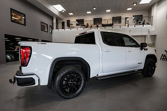 GMC Sierra 3 of 5