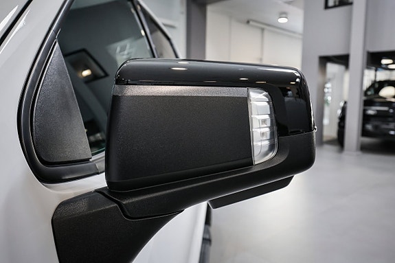 GMC Sierra 8 of 30