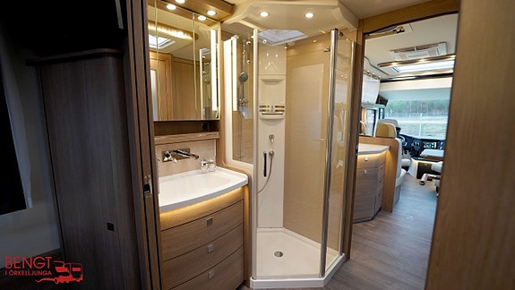 Morelo Palace 90 M - Iveco | Queenbädd | KAMPANJ 16 of 21