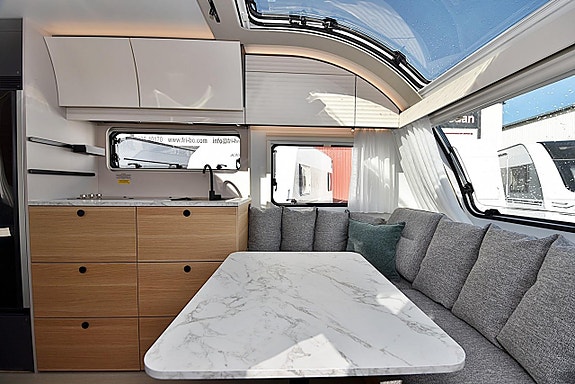 Adria 572 UT Adora, Långbäddar 11 of 27