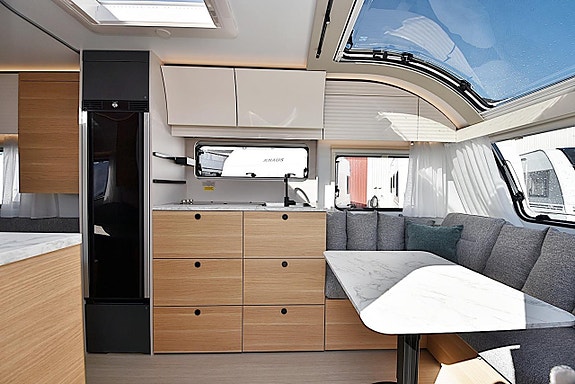 Adria 572 UT Adora, Långbäddar 4 of 27