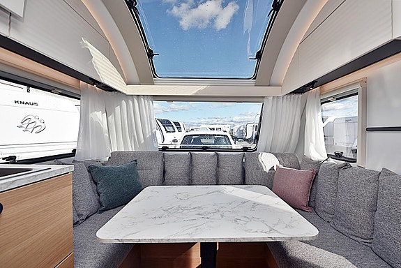 Adria 572 UT Adora, Långbäddar 6 of 27