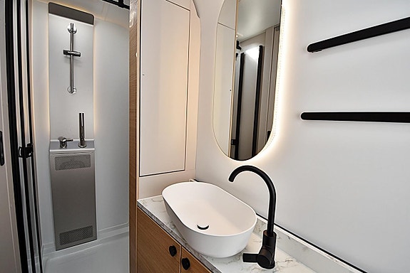 Adria 572 UT Adora, Långbäddar 25 of 27