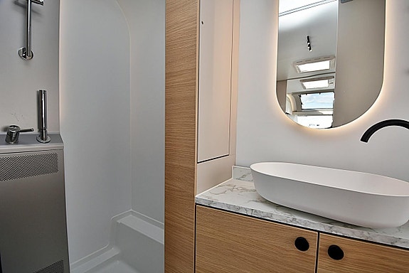 Adria 572 UT Adora, Långbäddar 23 of 27