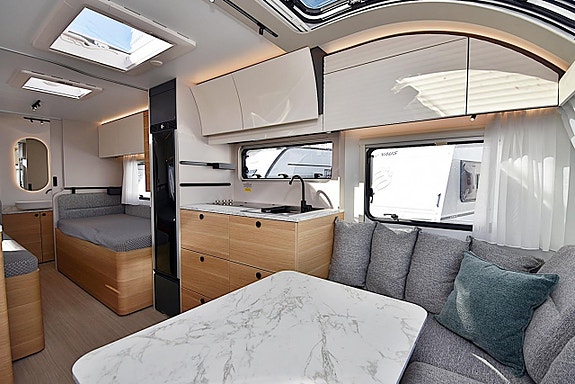 Adria 572 UT Adora, Långbäddar 10 of 27