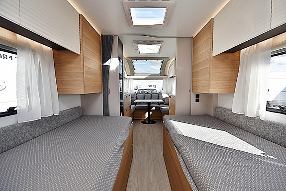 Adria 572 UT Adora, Långbäddar 17 of 27