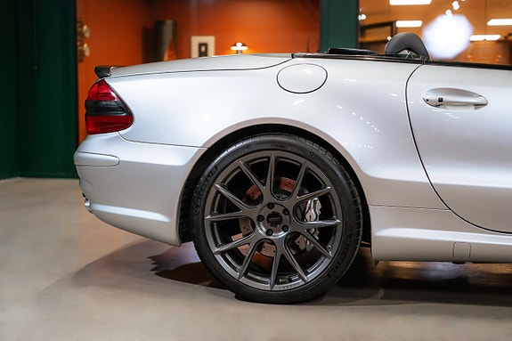 Mercedes-Benz SL55 8 of 26