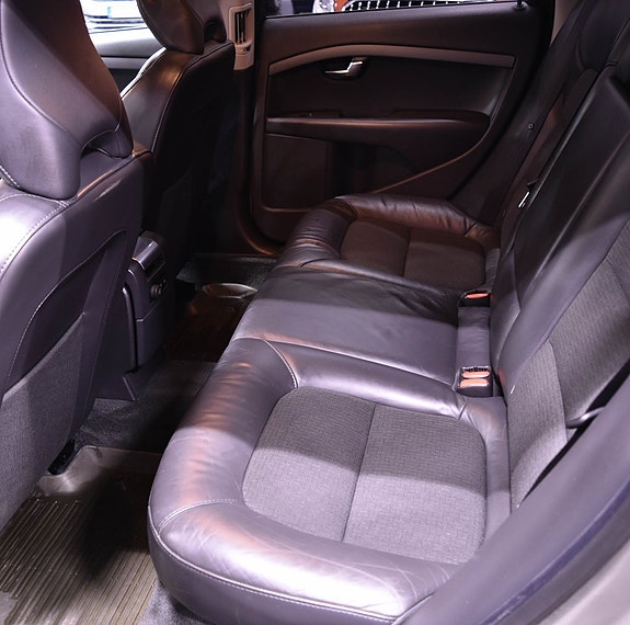 Volvo V70 8 of 10