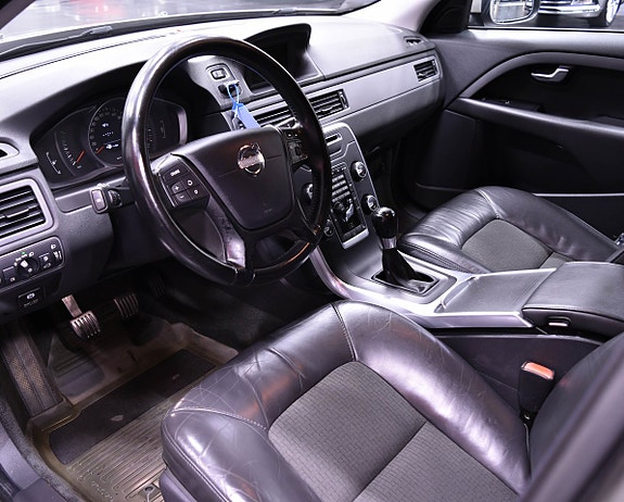 Volvo V70 7 of 10