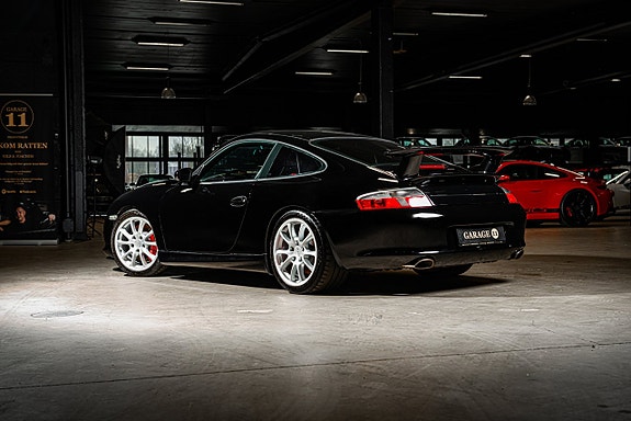 Porsche 911 4 of 5